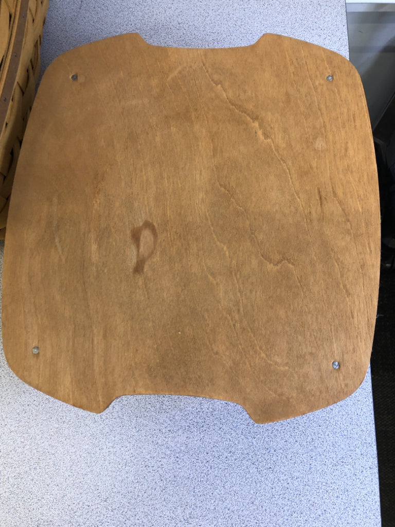 2003 NAVY LINED SQUARE BASKET W/HANDLES AND LID, RISER PLASTIC LINER.