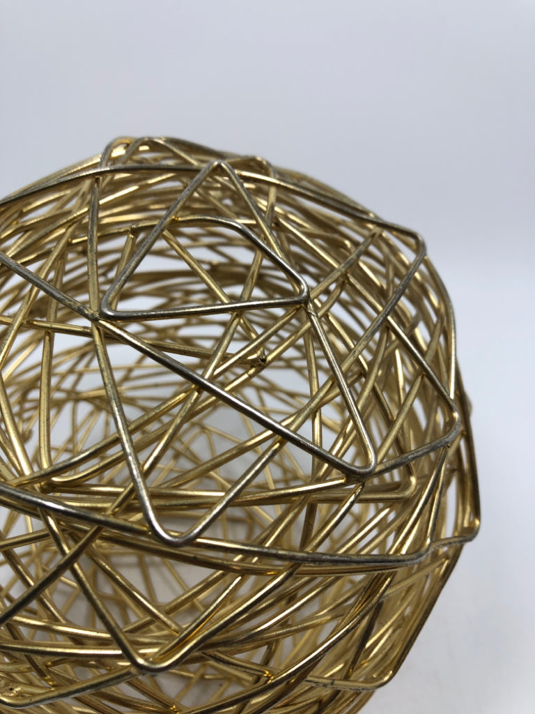 GOLD TWINE BALL.
