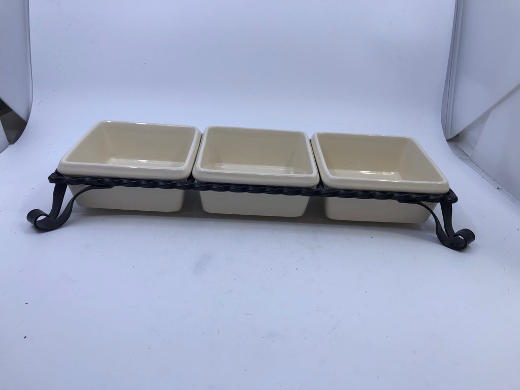 4PC CREAM AND BLACK SERVER.