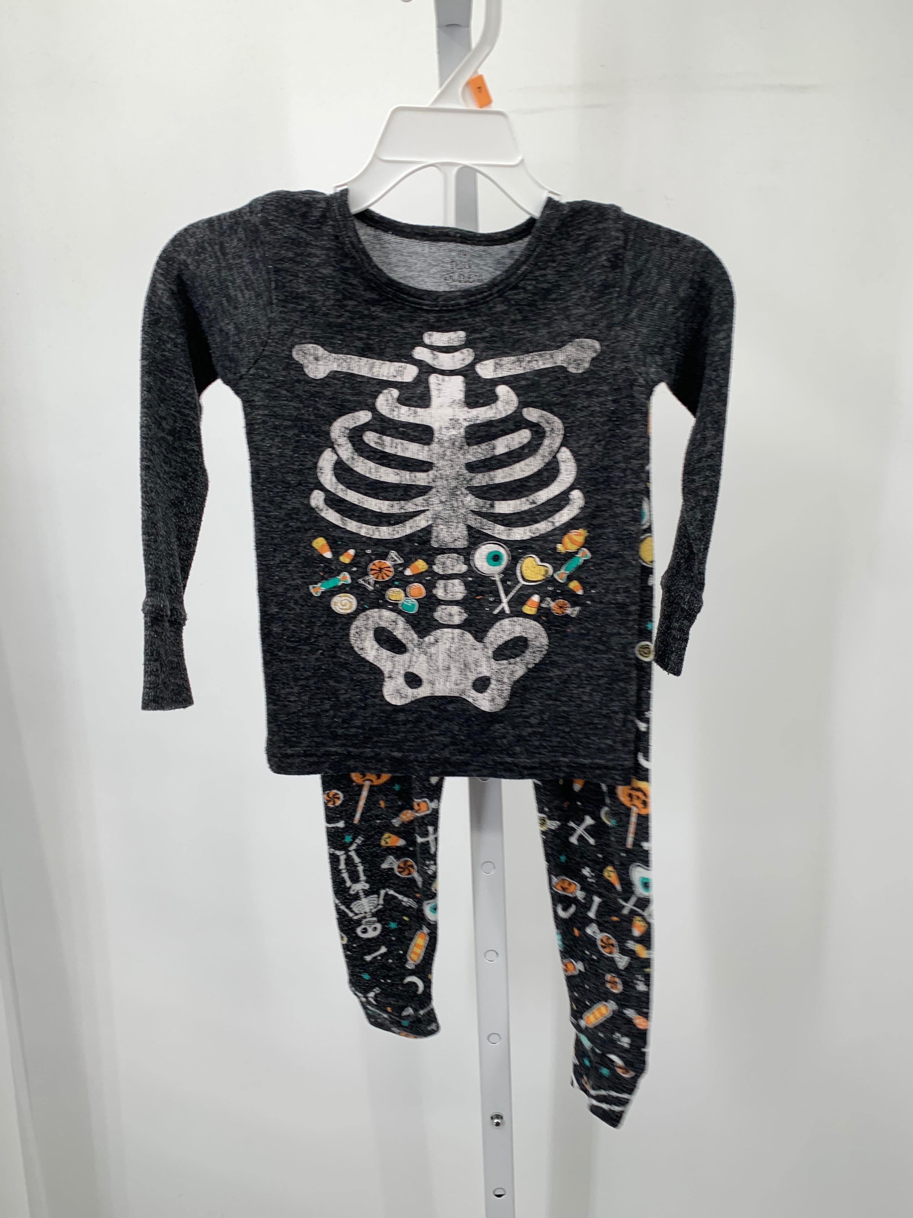 PAJAMAS SKELETON CANDY CORN.