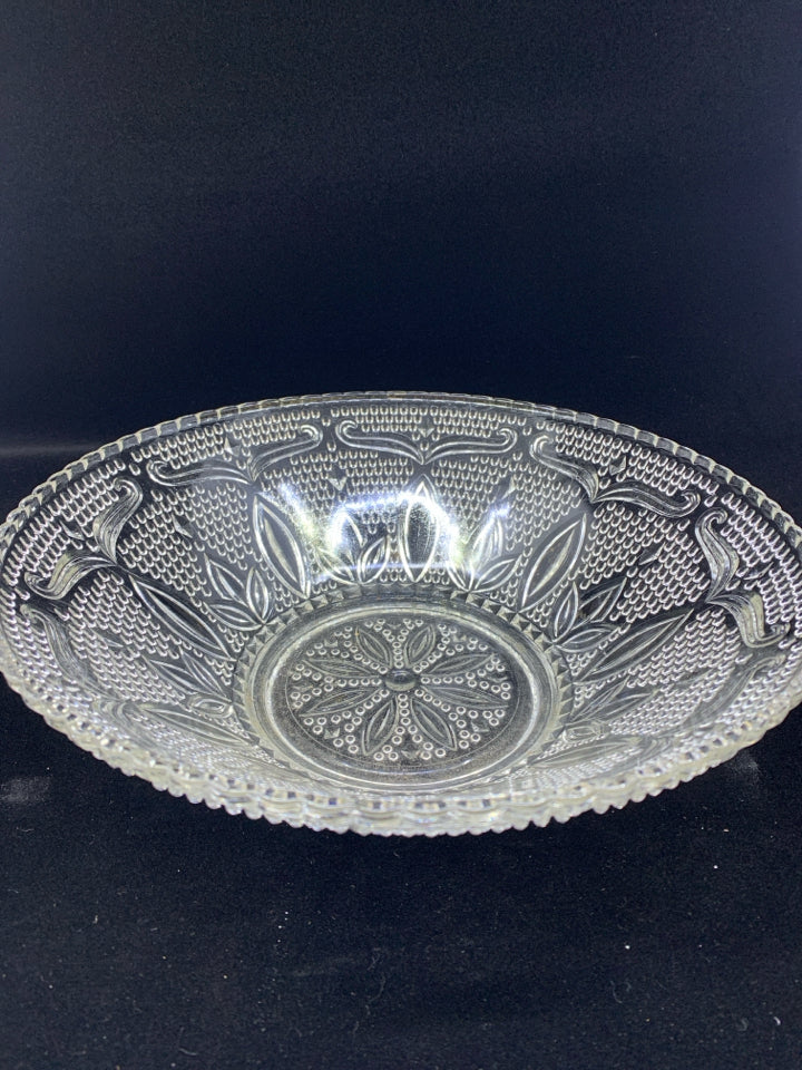 VTG PRESSED GLASS BOWL W/ SCALLOP EDGE.