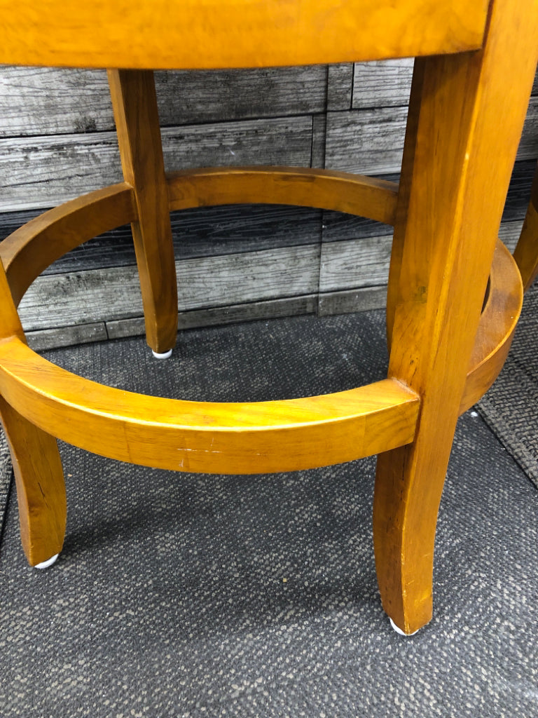 2PC WOODEN SWIVEL STOOLS W/BEIGE CUSHION.