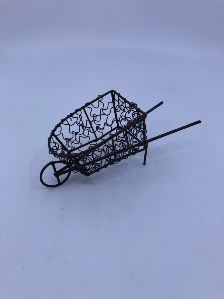 SMALL BROWN MESH WHEELBARROW.