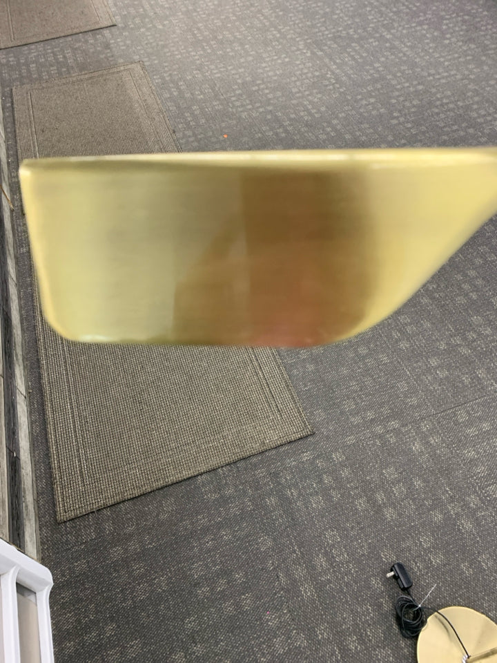 BRASS FLOOR LAMP W/3-WAY TOUCH LIGHT.