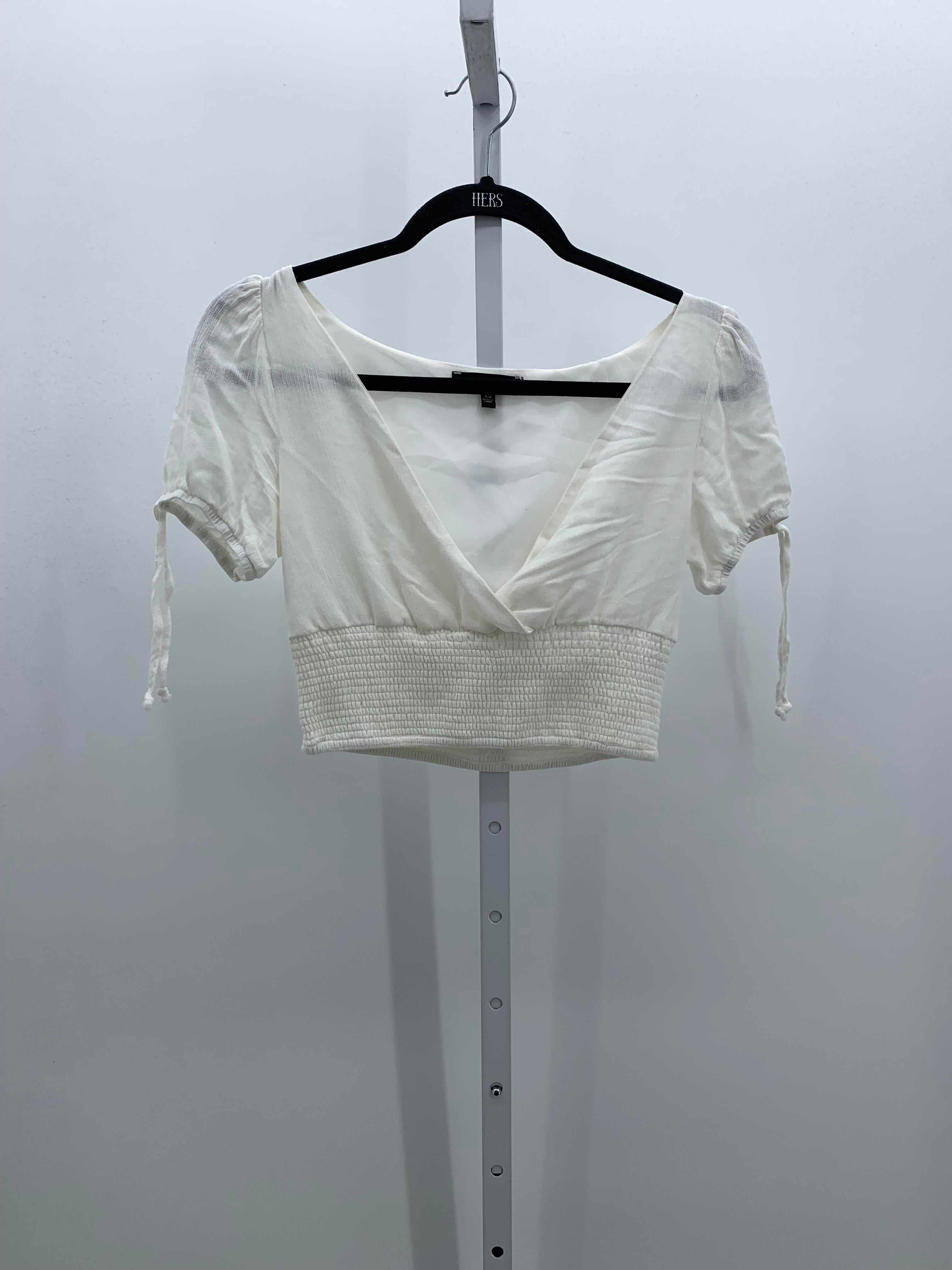 Kendall & Kylie Size X Small Juniors Short Sleeve Shirt