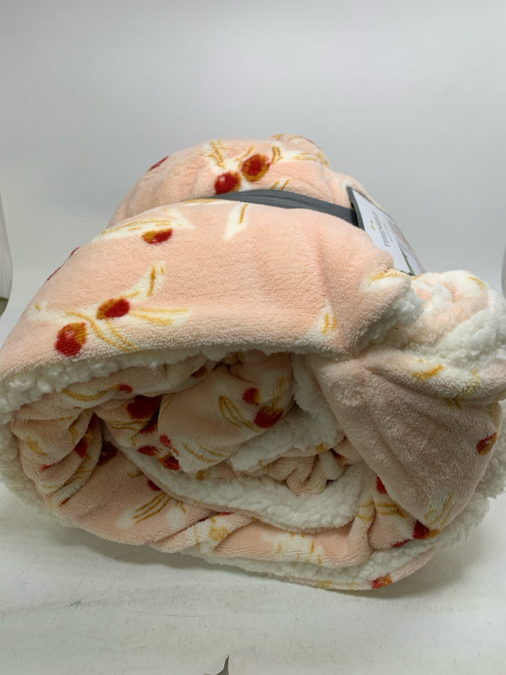 NIP BERRIES & WHEAT THROW BLANKET.