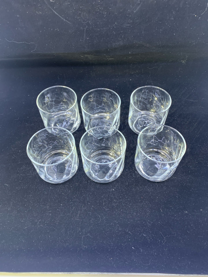 6 SHORT SWIRLED WATER GLASSES.