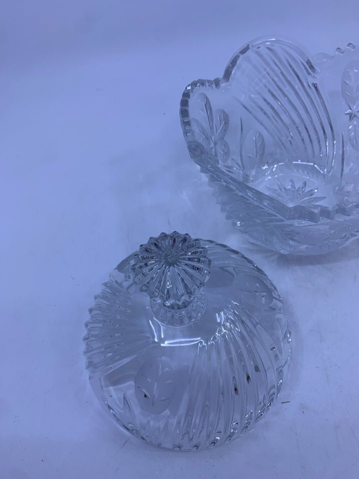 HEAVY CRYSTAL ETCHED FROSTED LEAVES CANDY DISH W/ LID.