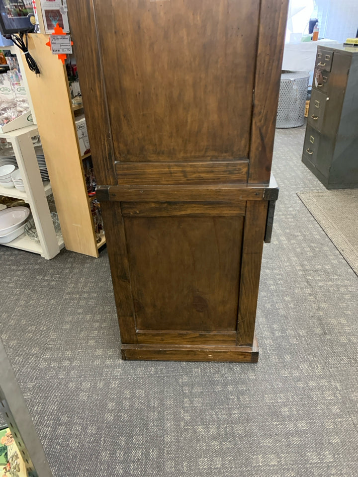 DARK WOOD TV CABINET W SHELF AND BOTTOM CABINET.