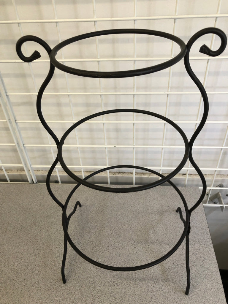 3-TIER LONGABERGER PLATE STAND W/LEAF.