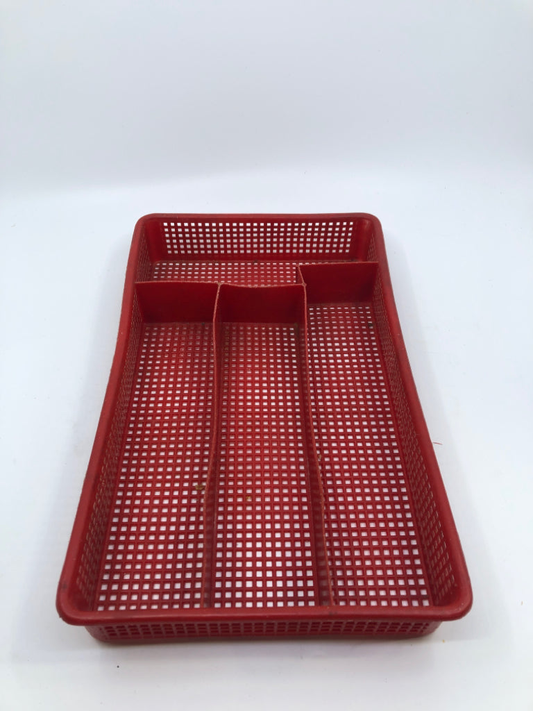 RED PLASTIC 4 DIVIDER.