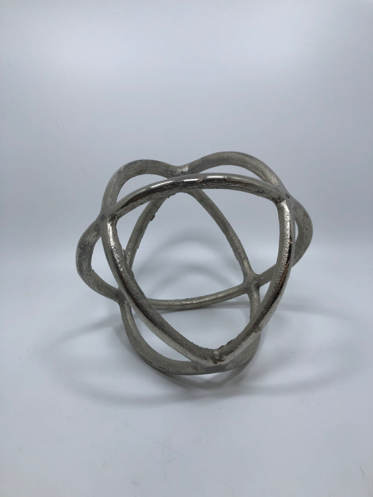 OPEN METAL SPHERE DECOR.