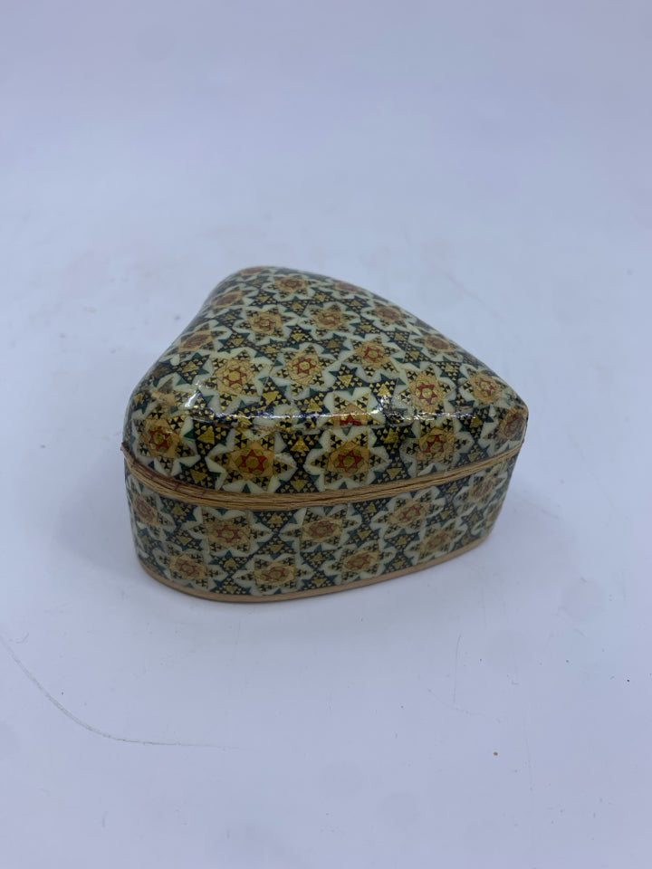 HANDMADE WOOD HEART TRINKET BOX W GOLD STAR PATTERN TRINKET BOX.