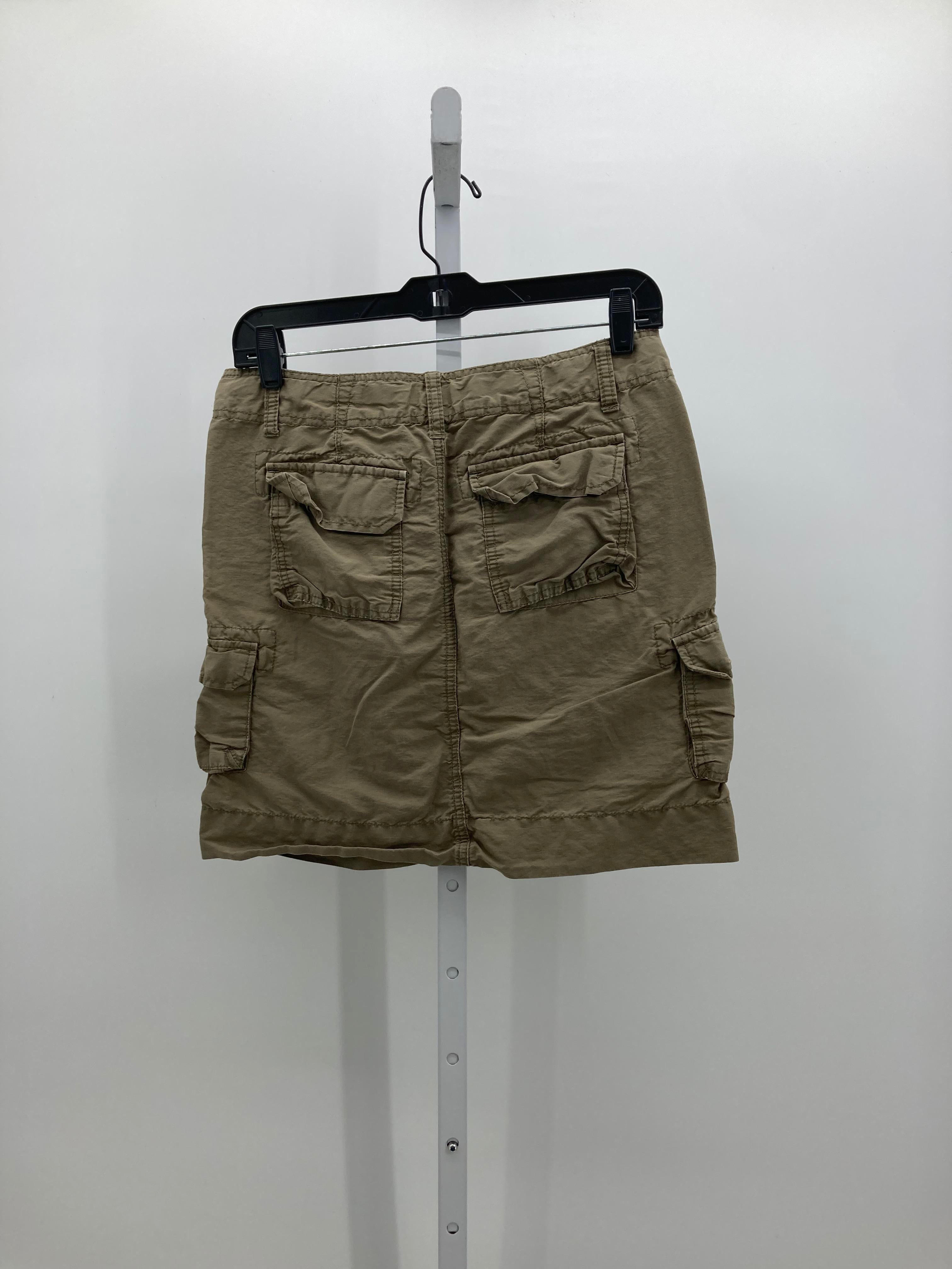 Gap Size 1 Misses Skirt