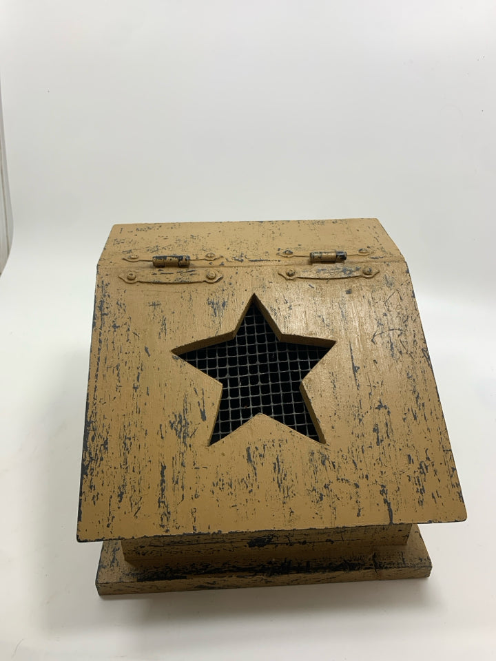 PRIMITIVE LIGHT BROWN WOODEN STAR STORAGE BIN.