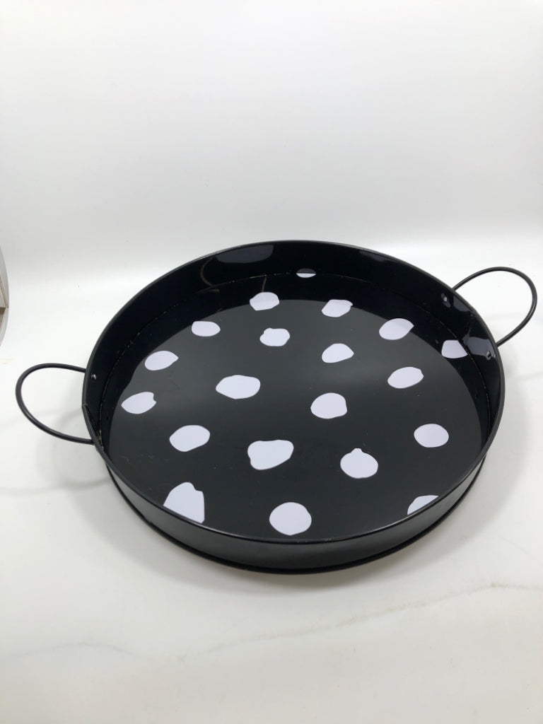 METAL BLACK TRAY W/WHITE DOTS.
