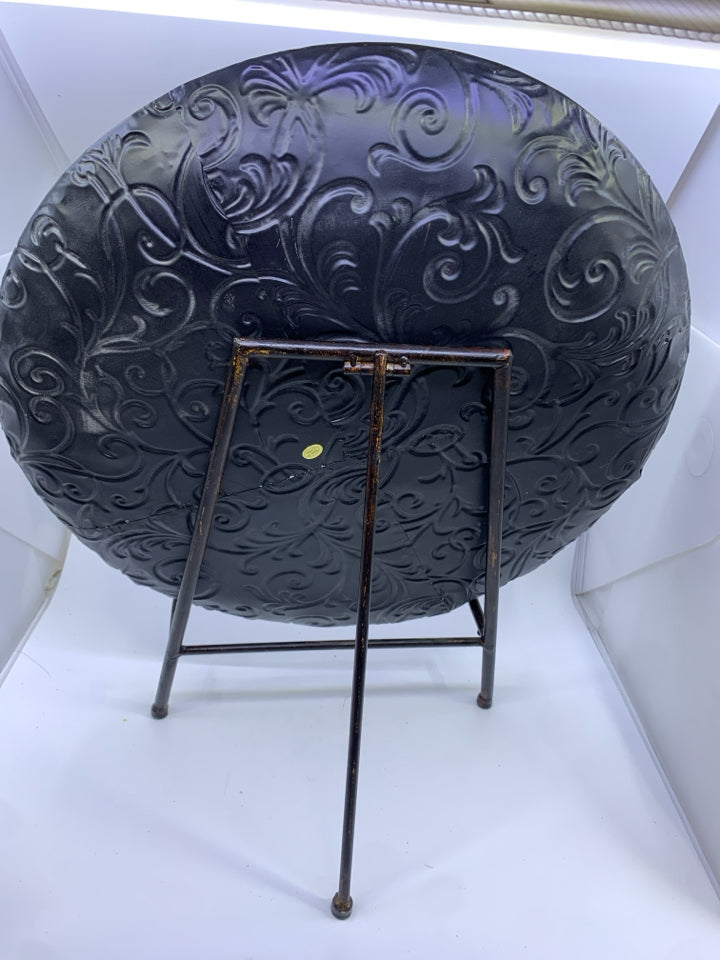 LARGE DECORATIVE METAL PLATE RED,GREEN,TEAL,BROWN WITH METAL STAND.