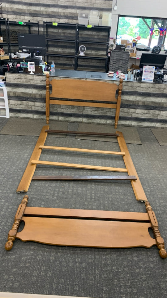 FULL SIZE WOOD BED FRAME.