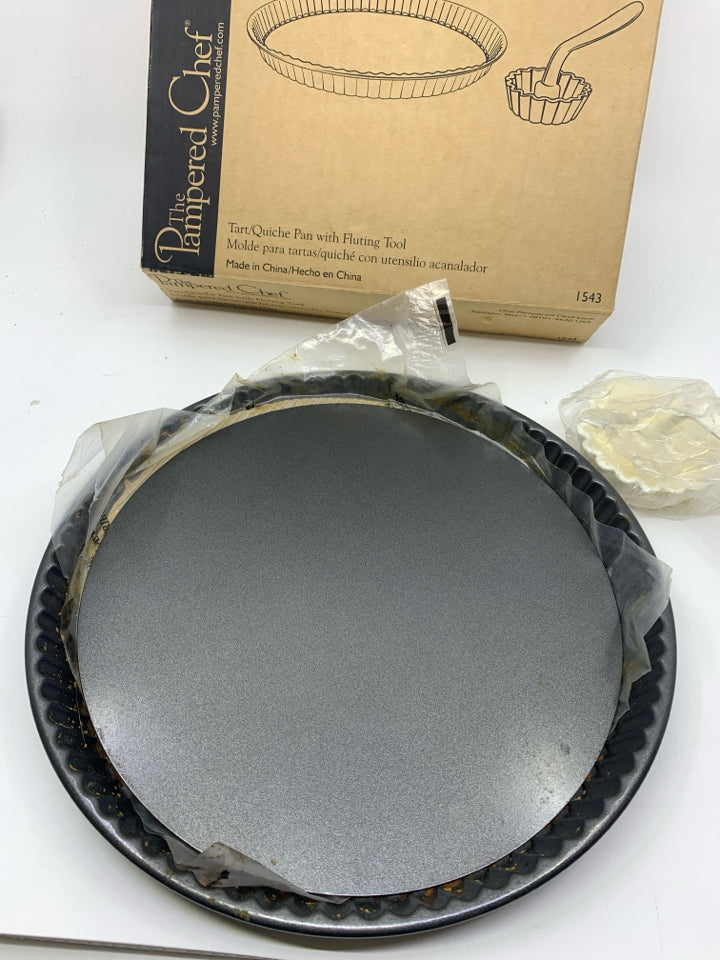 NIB PAMPERED CHEF TART/QUICHE PAN.