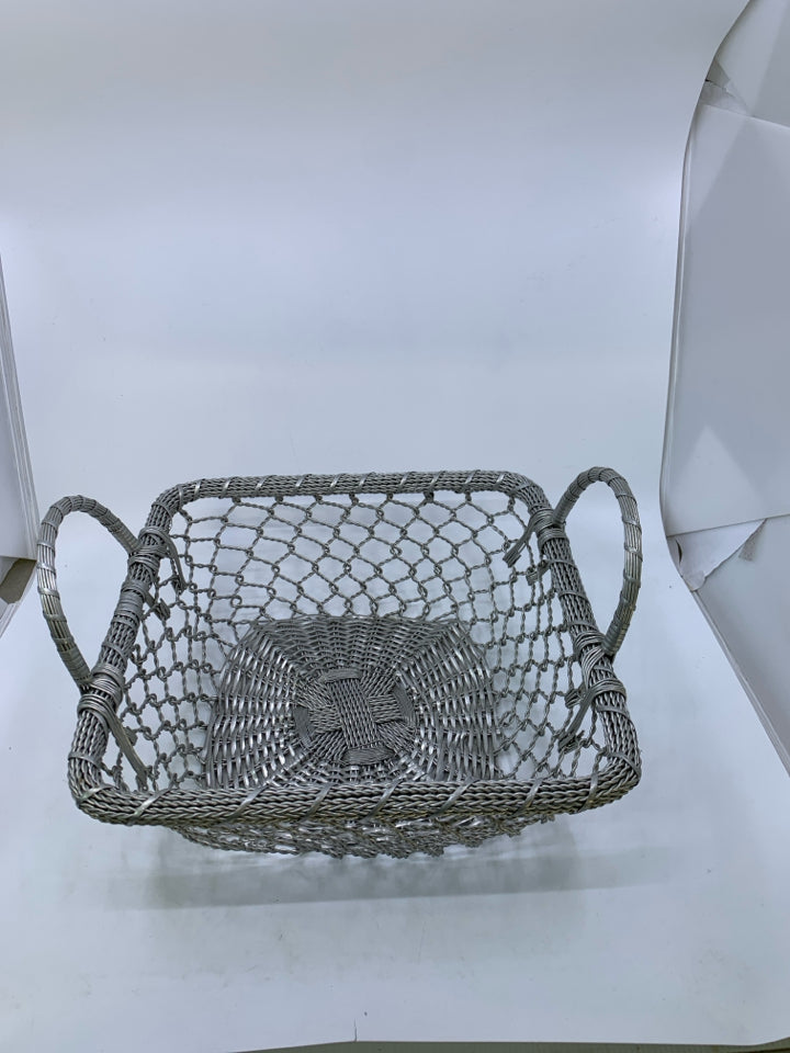 SILVER WIRE BASKET W/ HANDLES.