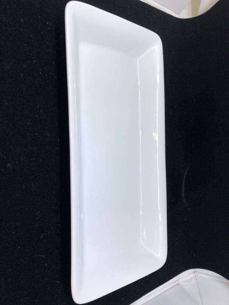WHITE RECTANGLE SERVING PLATE.