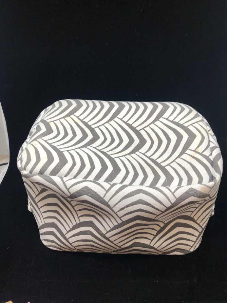 WHITE/GREY FABRIC BIN W WOVEN HANDLES.