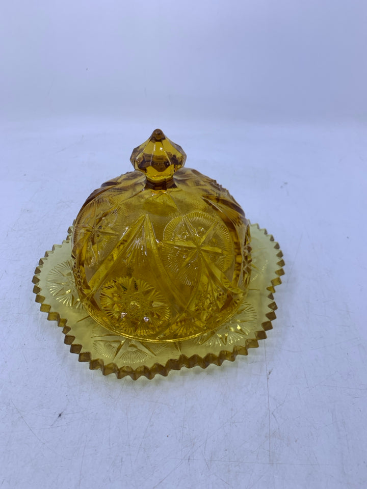 VTG YELLOW CUT GLASS 2 PC CAKE DOME SAWTOOTH EDGE.