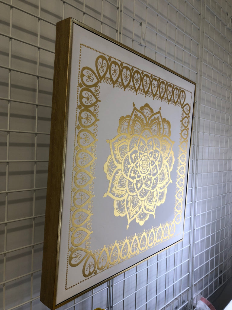 GOLD FRAME GOLD DESIGN WALL HANGING.