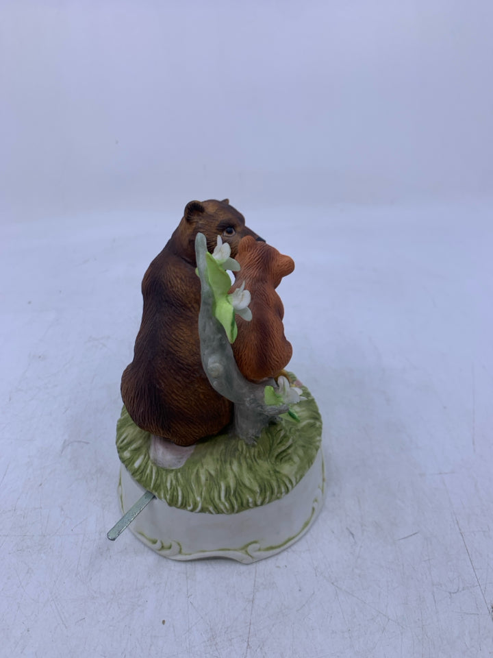 MAMA BEAR AND BABY ON TREE CERAMIC.
