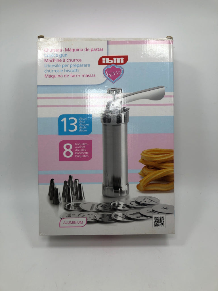 NIB COOKIE MAKER W/ATTACHMENTS.