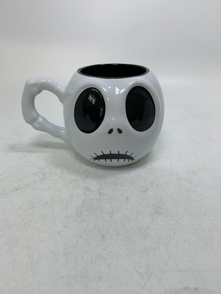 WHITE SKELTON NIGHTMARE BEFORE CHRISTMAS MUG.