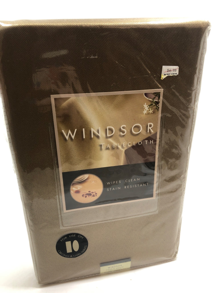 NIP BROWN WINDSOR OBLONG TABLE CLOTH.
