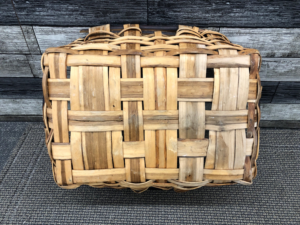 LARGE OVAL THICK WOVEN BASKET.