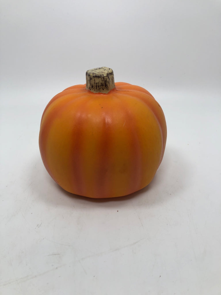SM LIGHT-UP JACK-O-LANTERN.