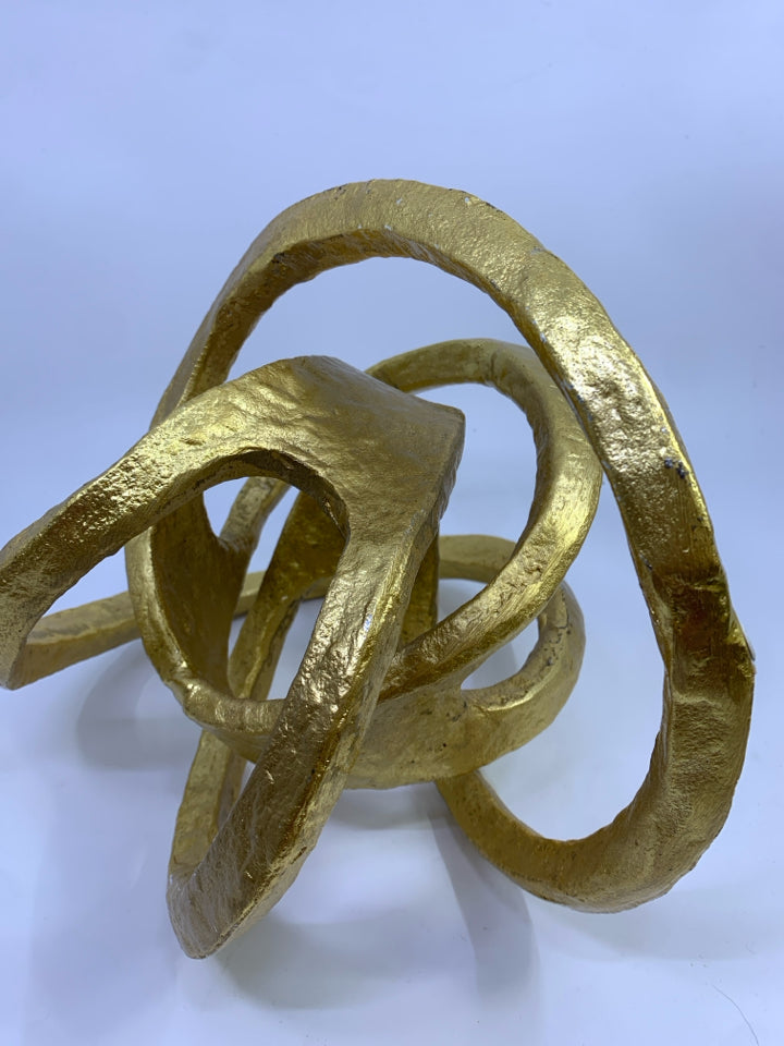 GOLD SWIRL ABSTRACT CENTERPIECE.