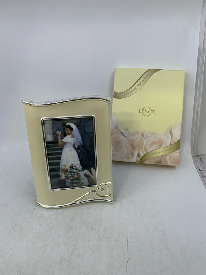 NIB FOREVERMORE FRAMES.