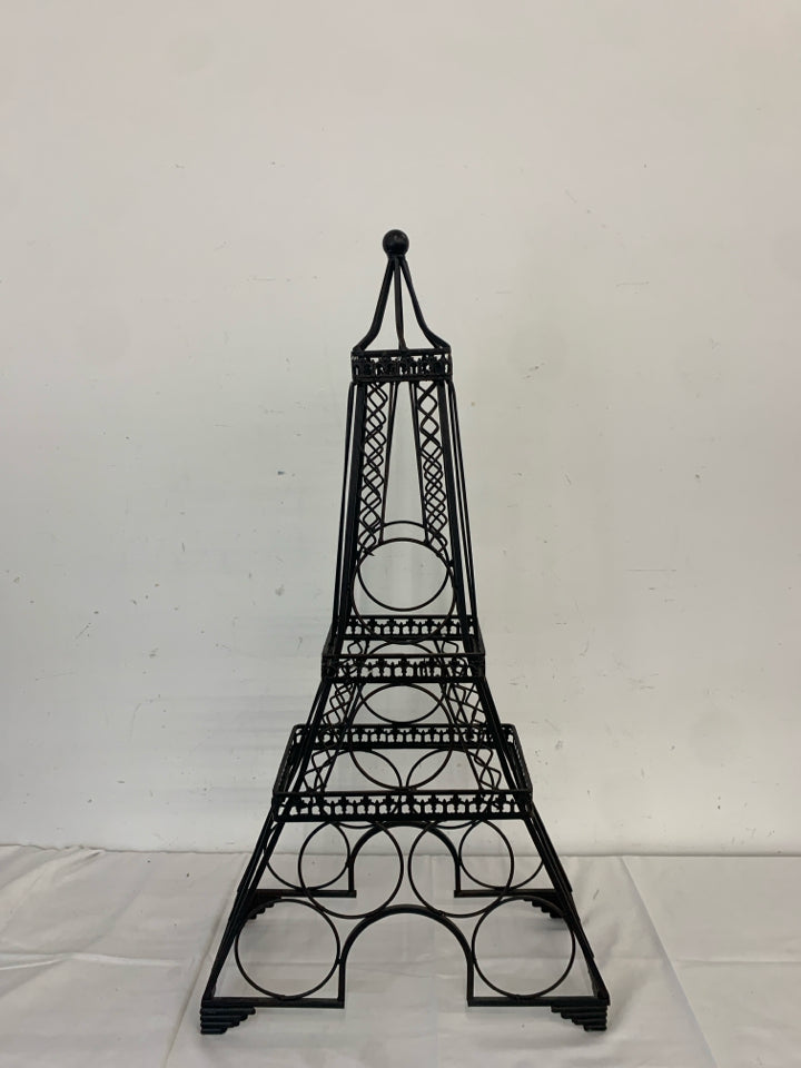 METAL EIFFEL TOWER WINE BOTTLE HOLDER 6 COUNT.