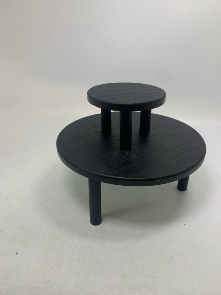 2 LIGHT WEIGHT SHORT PLANT STANDS.