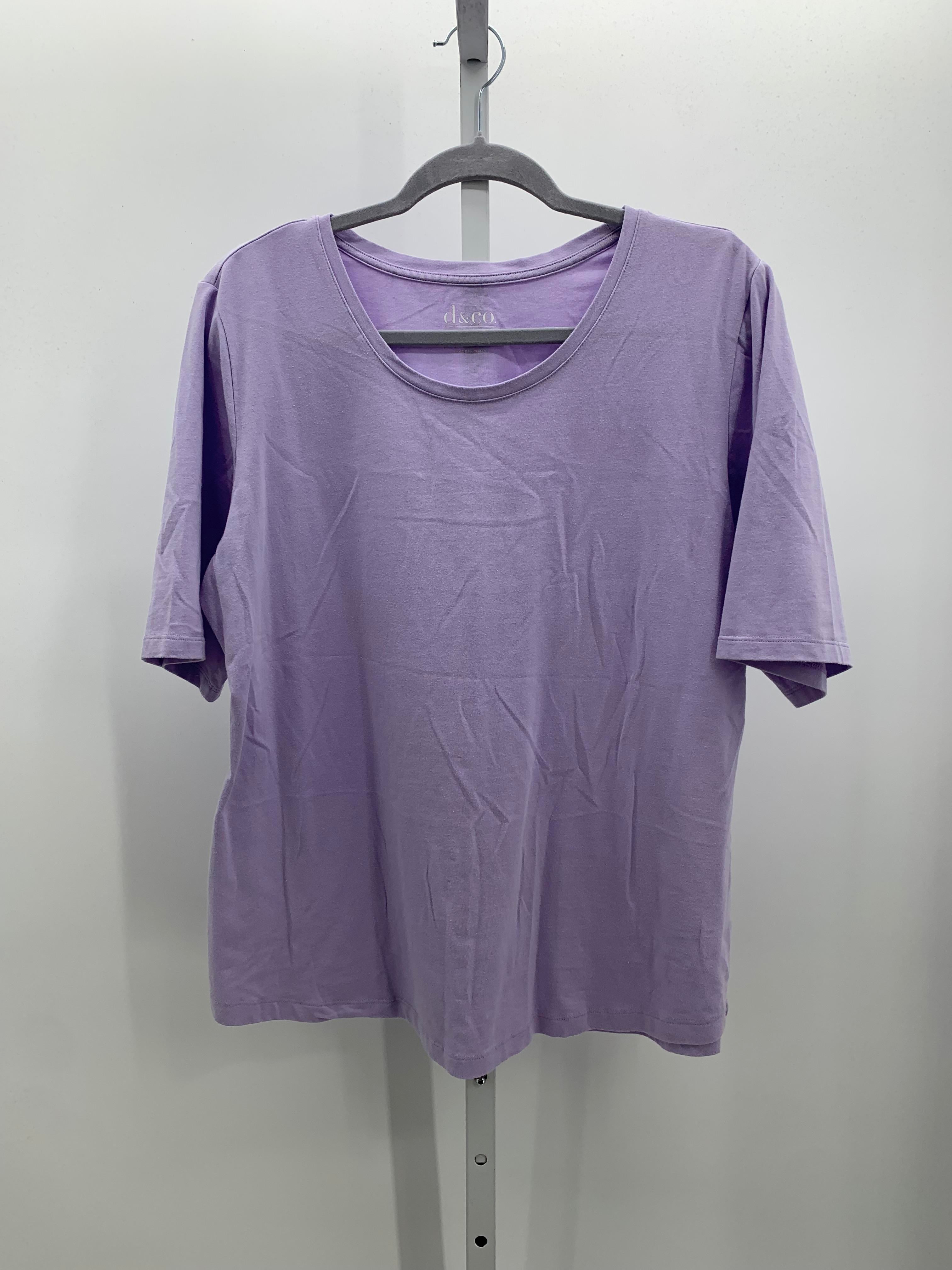 d & co. Size Medium Misses Short Sleeve Shirt