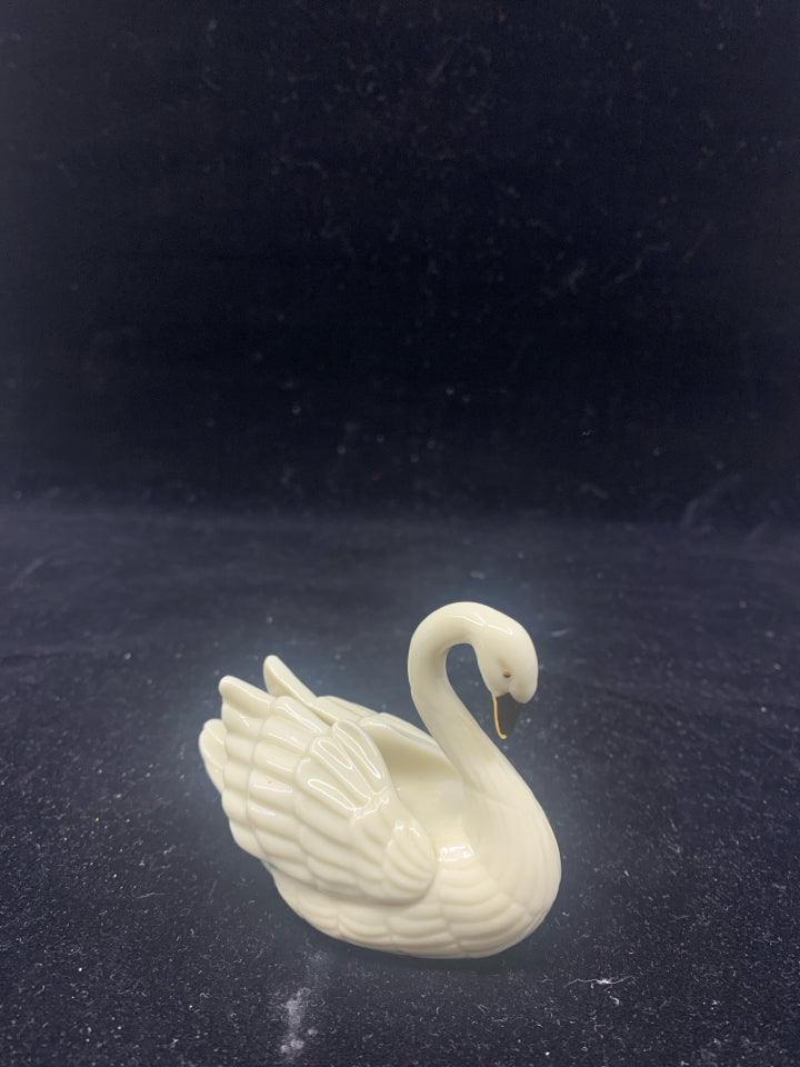 SMALL SWAN FIGURINE.