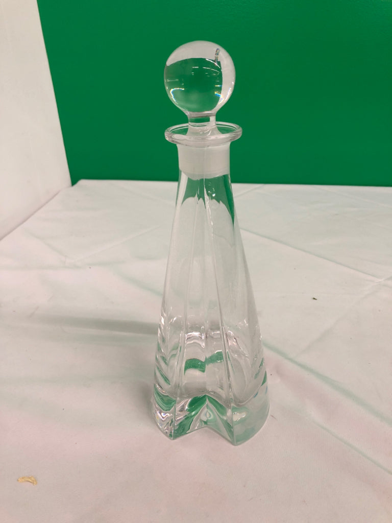 HEAVY GLASS HEART SHAPED DECANTER.