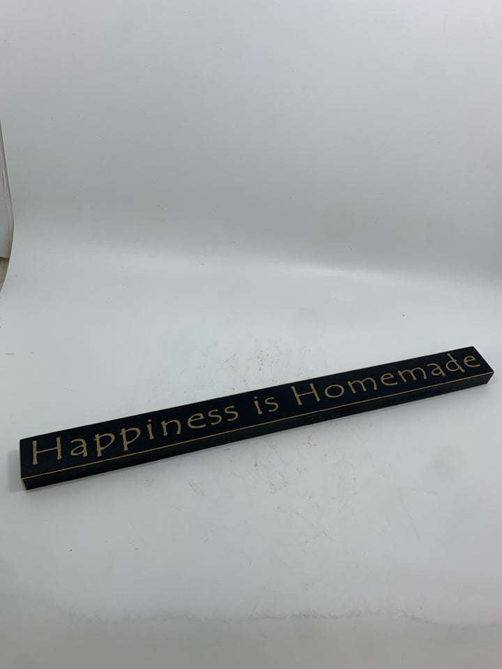 HAPPINESS IS HOMEMADE BLOCK SIGN.