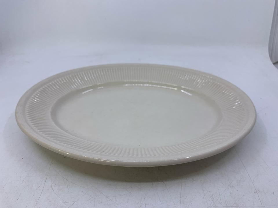 OVAL PLATTER W/ RIBBED EDGE.