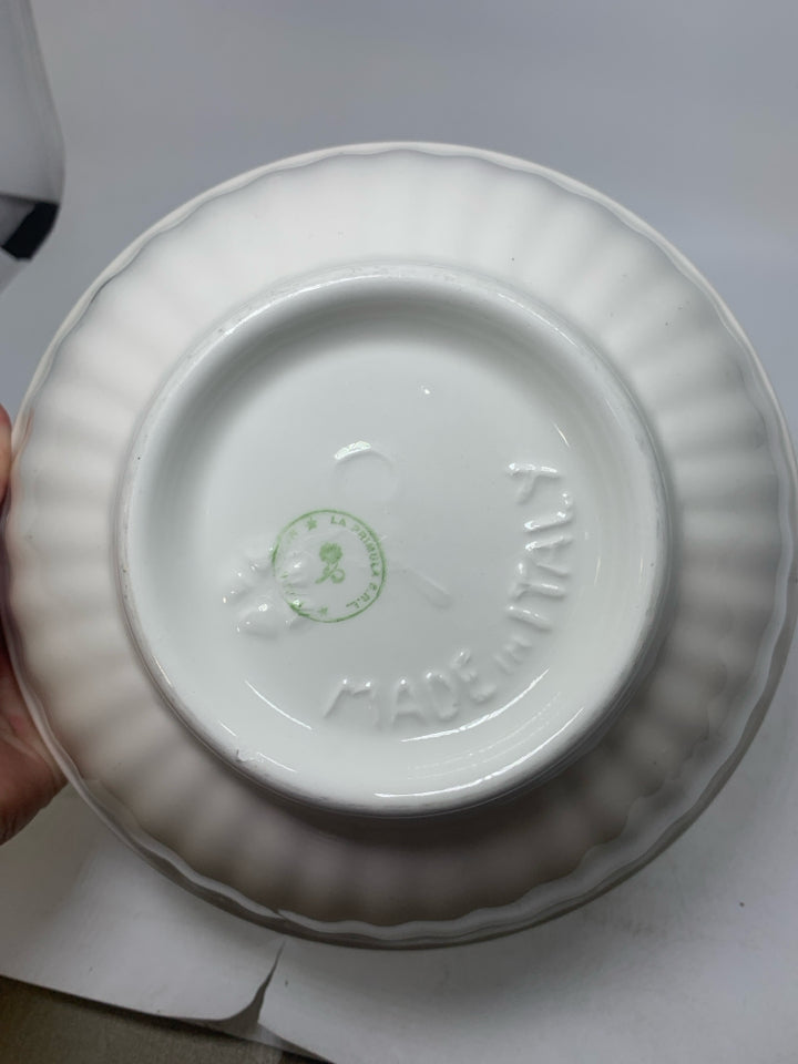 VTG COLORFUL STRIPED PASTA SERVING BOWL RIBBED MADE IN ITALY.