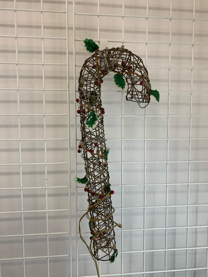 LIGHT-UP CANDY CANE.