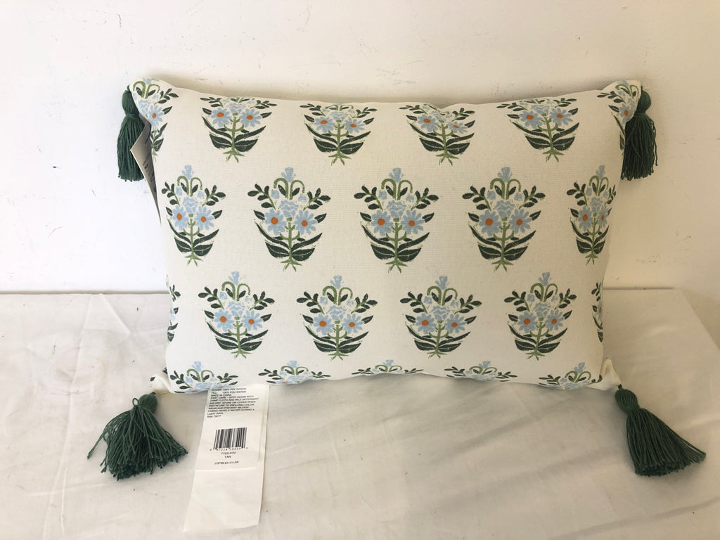 NEW OUTDOOR PILLOW BLUE FLOWERS+GREENERY WHITE BACKGROUND GREEN TASSELS.