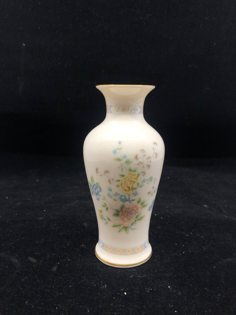 GORHAM CHERRYWOOD FLORAL BUD VASE.