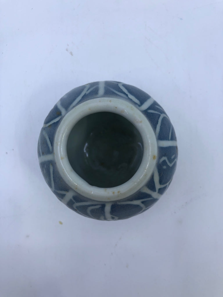 PALE BLUE POTTERY VASE W/ WHITE DETAILS.