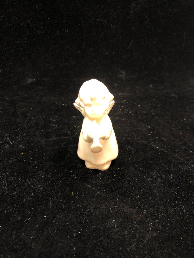 VTG PORCELAIN ANGEL WITH TRUMPET.