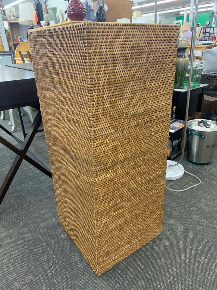 BLONDE TIGHT WOVEN PLANT STAND PILLAR.
